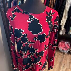 ♥️Red and 🖤Black Floral Long Sleeve Top by Chico’s♥️